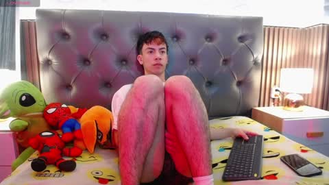 Snapshot of aaron_blink1 chatting on 02/06/25, 02:58 Aaron online show from 02/06/25, 02:58