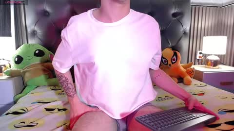 Snapshot of aaron_blink1 chatting on 02/10/25, 06:56 Aaron online show from 02/10/25, 06:56