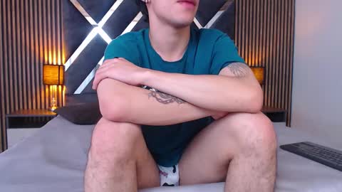 Snapshot of aaron_blink1 chatting on 10/20/25, 04:51 Aaron online show from 10/20/25, 04:51