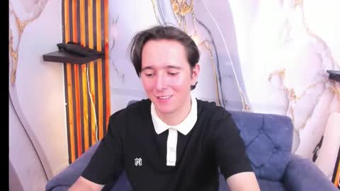 Snapshot of aaron_latinmen chatting on 10/26/25, 06:36 Aaron online show from 10/26/25, 06:36