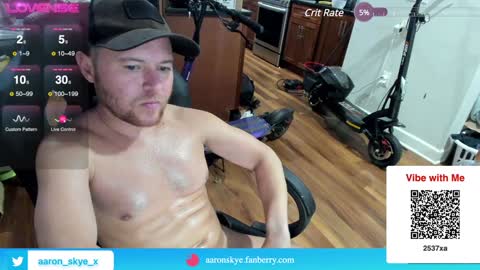 Snapshot of aaron_skye chatting on 12/08/24, 01:35 Aaron Skye online show from 12/08/24, 01:35