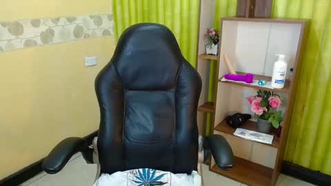 im NiallDun online show from 12/14/24, 10:34