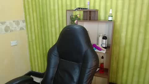 im NiallDun online show from 02/18/25, 09:32