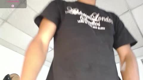 Snapshot of aaronblack1_ chatting on 09/22/25, 01:51 Heyy my name is Aaron online show from 09/22/25, 01:51