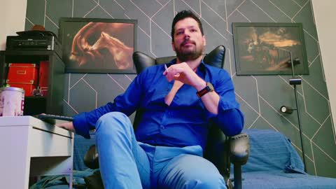 Snapshot of aaronbomer chatting on 01/21/25, 04:32 Aaron online show from 01/21/25, 04:32