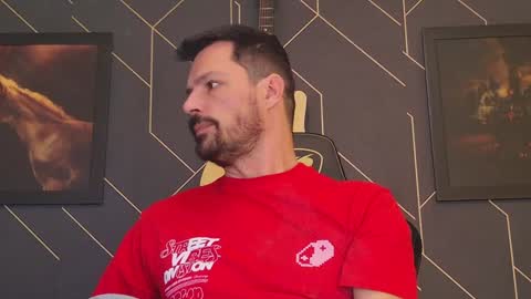 Snapshot of aaronbomer chatting on 02/04/25, 06:04 Aaron online show from 02/04/25, 06:04