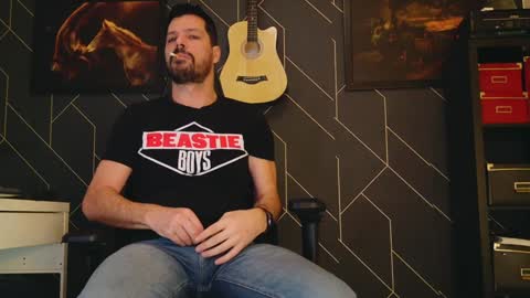 Snapshot of aaronbomer chatting on 02/08/25, 09:56 Aaron online show from 02/08/25, 09:56