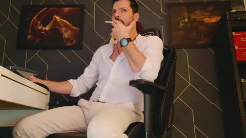 Snapshot of aaronbomer chatting on 02/16/25, 10:54 Aaron online show from 02/16/25, 10:54