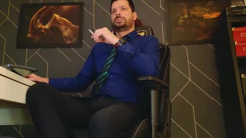 Snapshot of aaronbomer chatting on 02/17/25, 08:30 Aaron online show from 02/17/25, 08:30