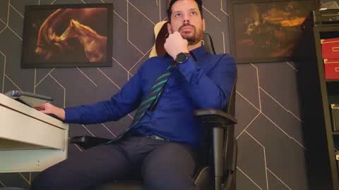 Snapshot of aaronbomer chatting on 02/17/25, 11:34 Aaron online show from 02/17/25, 11:34