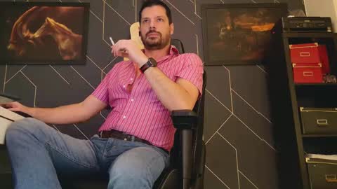 Snapshot of aaronbomer chatting on 02/19/25, 06:55 Aaron online show from 02/19/25, 06:55