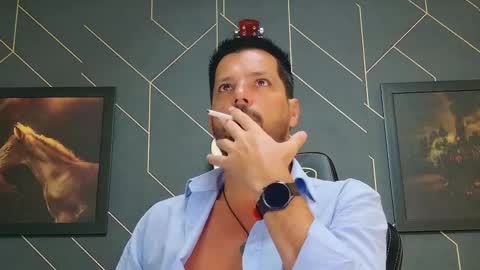 Snapshot of aaronbomer chatting on 03/10/25, 03:23 Aaron online show from 03/10/25, 03:23