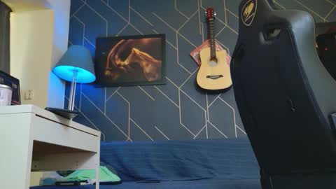 Snapshot of aaronbomer chatting on 09/12/25, 10:26 Aaron online show from 09/12/25, 10:26