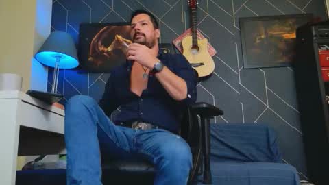 Snapshot of aaronbomer chatting on 09/14/25, 01:38 Aaron online show from 09/14/25, 01:38