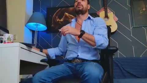 Snapshot of aaronbomer chatting on 09/14/25, 05:56 Aaron online show from 09/14/25, 05:56