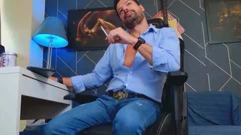 Snapshot of aaronbomer chatting on 09/15/25, 06:13 Aaron online show from 09/15/25, 06:13