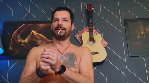 Snapshot of aaronbomer chatting on 09/19/25, 05:35 Aaron online show from 09/19/25, 05:35