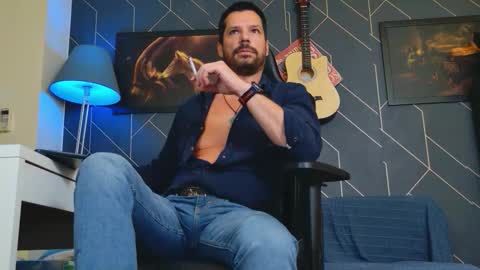 Snapshot of aaronbomer chatting on 09/21/25, 04:41 Aaron online show from 09/21/25, 04:41