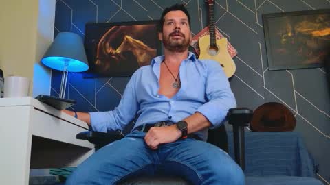 Snapshot of aaronbomer chatting on 09/25/25, 05:49 Aaron online show from 09/25/25, 05:49