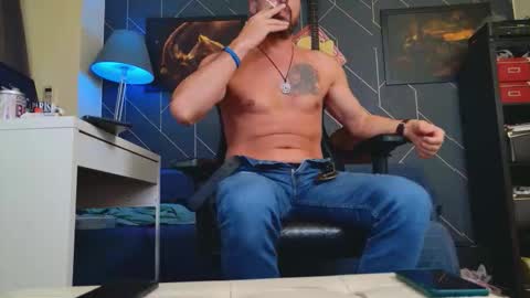 Snapshot of aaronbomer chatting on 09/27/25, 12:26 Aaron online show from 09/27/25, 12:26