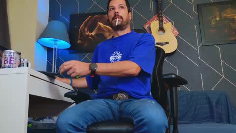 Snapshot of aaronbomer chatting on 09/30/25, 02:16 Aaron online show from 09/30/25, 02:16