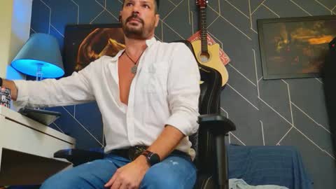 Snapshot of aaronbomer chatting on 10/11/25, 12:15 Aaron online show from 10/11/25, 12:15