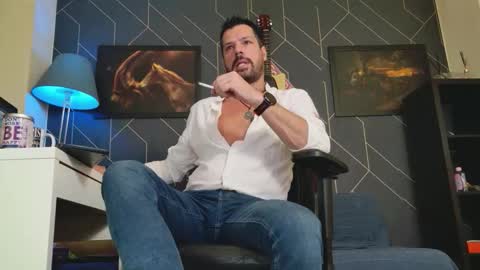 Snapshot of aaronbomer chatting on 10/24/25, 06:48 Aaron online show from 10/24/25, 06:48