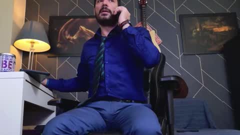 Snapshot of aaronbomer chatting on 11/12/25, 07:53 Aaron online show from 11/12/25, 07:53