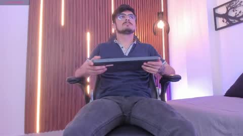 aaronfuentes7 online show from 09/27/25, 07:30