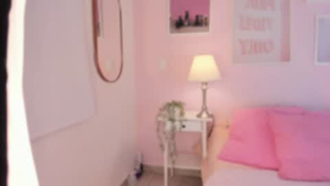 Snapshot of abbie_foxxx chatting on 02/02/25, 09:02 abbie online show from 02/02/25, 09:02