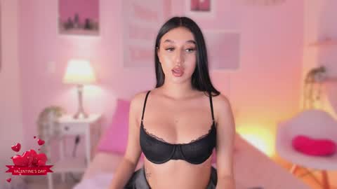 Snapshot of abbie_foxxx chatting on 02/15/25, 08:01 abbie online show from 02/15/25, 08:01