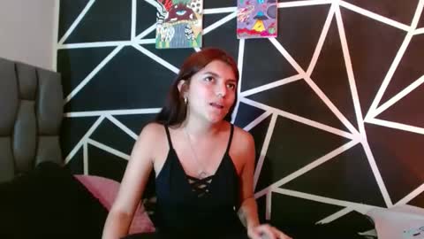 Snapshot of abby_and_chriss18 chatting on 09/19/25, 02:02 Abby y Crhiss online show from 09/19/25, 02:02