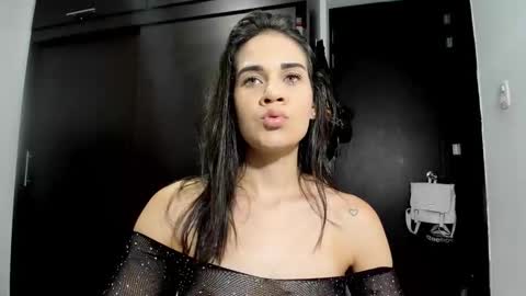 Snapshot of abby_connie chatting on 10/28/25, 02:48 Abby Connie online show from 10/28/25, 02:48