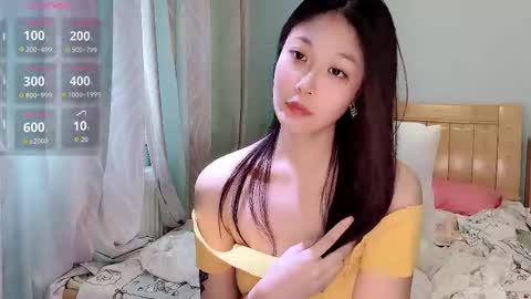 Snapshot of abby_min_min_173 chatting on 09/10/25, 01:38 abby_min_min_173 online show from 09/10/25, 01:38
