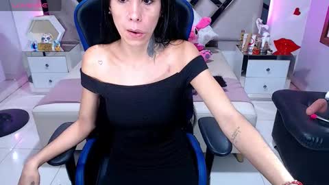 Snapshot of abby_sexyxx chatting on 12/15/24, 10:15 abby sexyxx online show from 12/15/24, 10:15