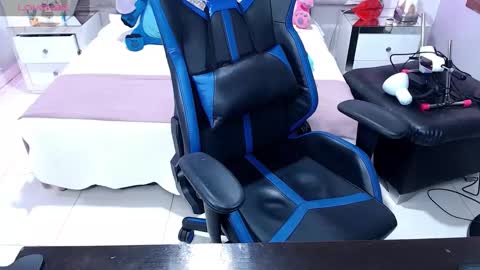 Snapshot of abby_sexyxx chatting on 12/28/24, 11:05 abby sexyxx online show from 12/28/24, 11:05