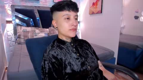 Snapshot of abby_thommson chatting on 09/18/25, 02:02 Abby online show from 09/18/25, 02:02