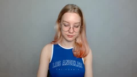 Snapshot of abbymoore__ chatting on 01/03/25, 09:36 Abby Lovense is active online show from 01/03/25, 09:36