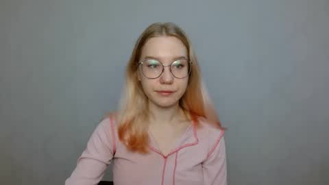 Snapshot of abbymoore__ chatting on 01/19/25, 09:11 Abby Lovense is active online show from 01/19/25, 09:11