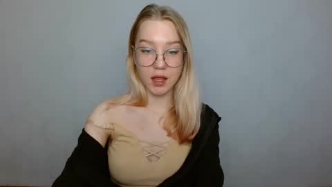 Snapshot of abbymoore__ chatting on 02/09/25, 12:41 Abby Lovense is active online show from 02/09/25, 12:41