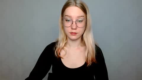 Snapshot of abbymoore__ chatting on 02/20/25, 08:06 Abby Lovense is active online show from 02/20/25, 08:06