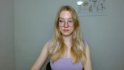 Snapshot of abbymoore__ chatting on 09/24/25, 09:12 Abby Lovense is active online show from 09/24/25, 09:12