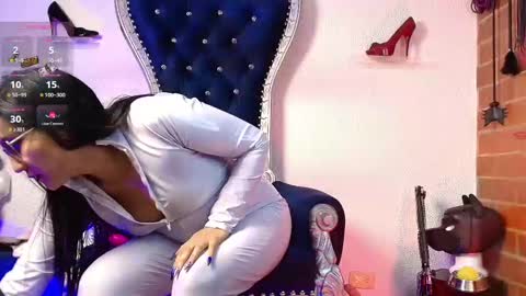 Snapshot of abbymora chatting on 10/10/25, 04:11 Miss Abby online show from 10/10/25, 04:11