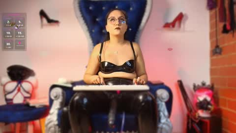 Snapshot of abbymora chatting on 11/19/25, 05:29 Miss Abby online show from 11/19/25, 05:29