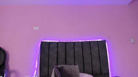 Snapshot of abbysmiitth_ chatting on 12/27/24, 04:43 Abby Smith online show from 12/27/24, 04:43
