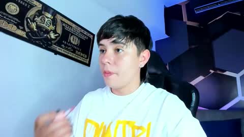 Snapshot of abbysmiitth_ chatting on 11/22/25, 12:04 Abby Smith online show from 11/22/25, 12:04