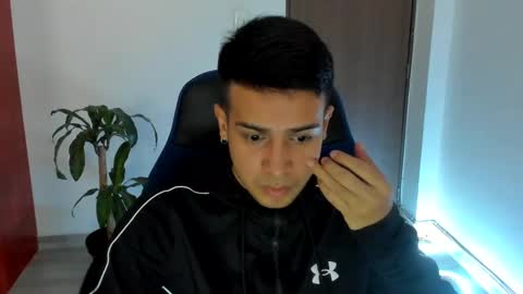 Snapshot of abelasburgo chatting on 10/15/25, 06:52 Independence model AbelAsburgo online show from 10/15/25, 06:52