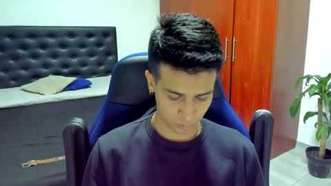 Snapshot of abelasburgo chatting on 10/23/25, 02:44 Independence model AbelAsburgo online show from 10/23/25, 02:44