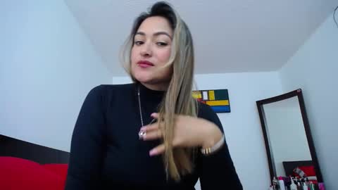Snapshot of abie_spicy_ chatting on 12/08/24, 01:47 ximena online show from 12/08/24, 01:47