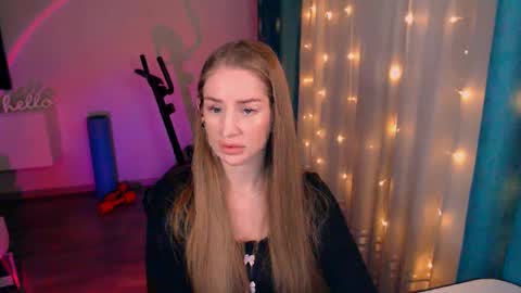Anna online show from 02/05/25, 08:04